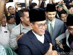 Tiba di Gedung Sate, Panji Gumilang: Shalom Alaichem