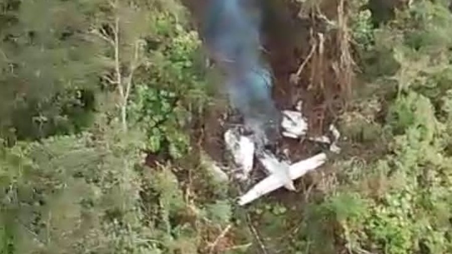 Pesawat milik maskapai PT Semuwa Aviasi Mandiri (SAM) Air jenis Cessna 208 Caravan 675 PK-SMW yang hilang kontak ditemukan jatuh di hutan pada jarak 12 km dari arah Bandar Udara Elelim menuju Poik Distrik Welarek Kab. Yalimo (dok Polda Papua)