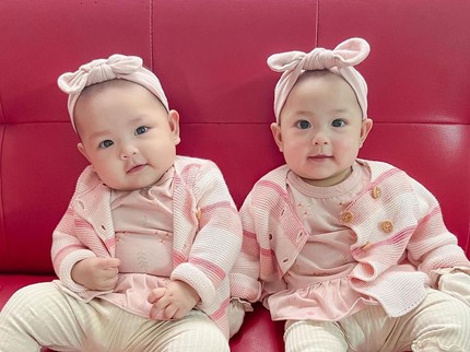 7 Potret Menggemaskan Anak Kembar Anisa Rahma di Usia 8 Bulan