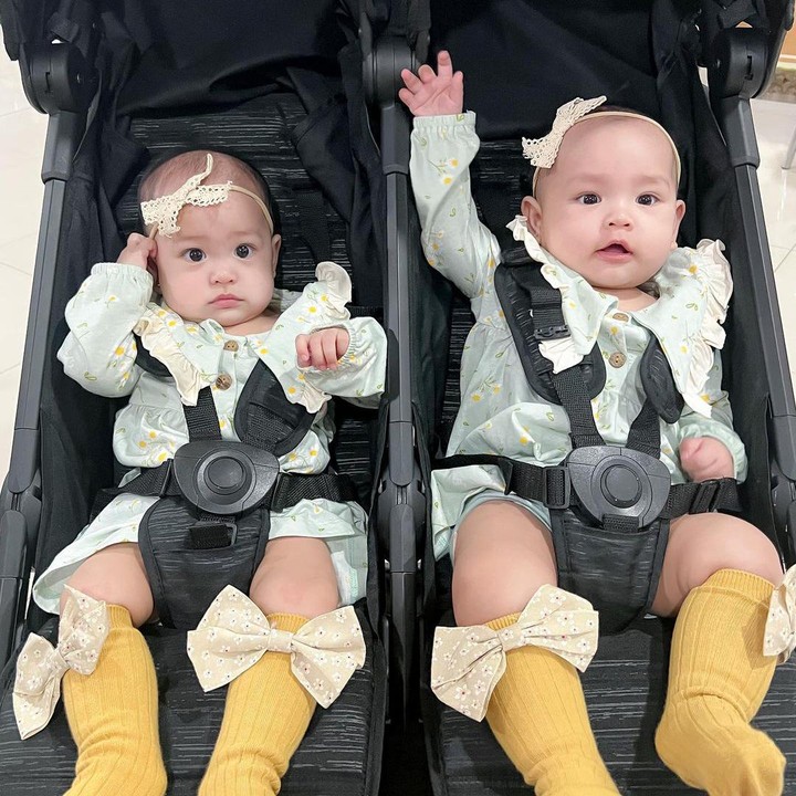 <p>"MashaAllah tabarakallah. Gemeys sehat selaluuu baby twins Alma dan Alsa," tutur seorang netizen. "Masya Allah, sehat selalu anak kembar sholehah," kata yang lainnya. (Foto: Instagram: @anisarahma_12)</p>