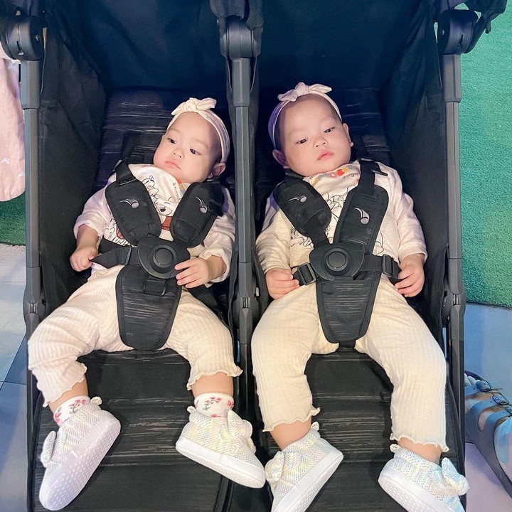 <p>Di usia Alma dan Alsha yang beranjak 8 bulan ini, banyak netizen yang turut mendoakan kesehatan keduanya, Bunda. Mereka juga berharap agar Alma dan Alsha tumbuh menjadi anak yang solehah. (Foto: Instagram: @anisarahma_12)</p>
