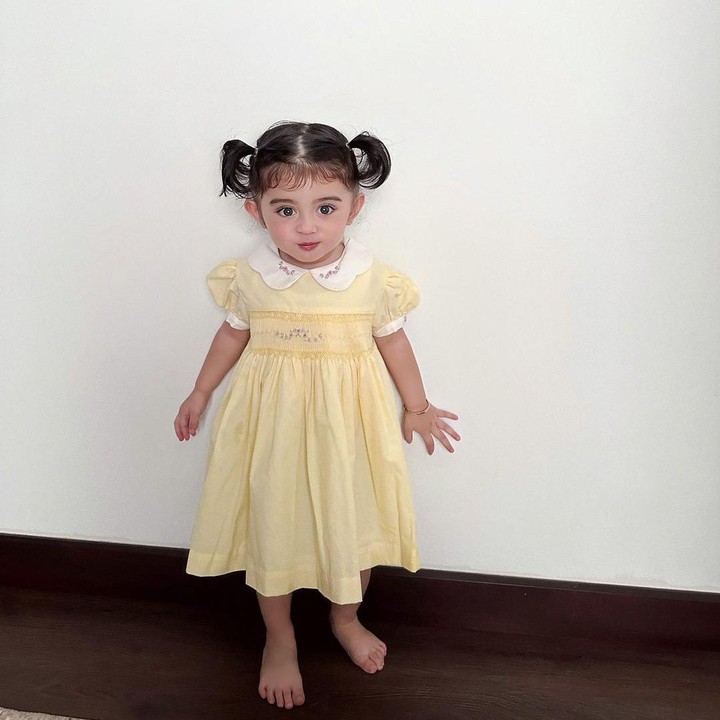 <p>Di usianya yang masih kecil ini, Guzel sudah memperlihatkan ketertarikan pada banyak kegiatan, Bunda. Misalnya saja berdandan dan berkuda. (Foto: Instagram: @marginw)</p>