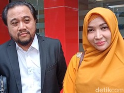 Cerita Lucu Roro Fitria Diseruduk Kambing Saat Kecil