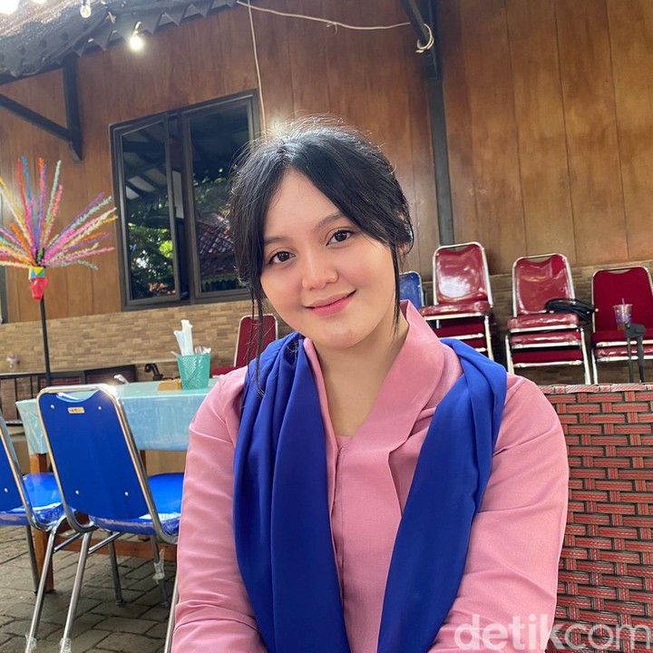 <p>Meski jarang tersorot, Tia Septiana memiliki akun media sosial yang diikuti oleh 10 ribu followers. (Foto: Andi Annisa DR/detikfood)</p>