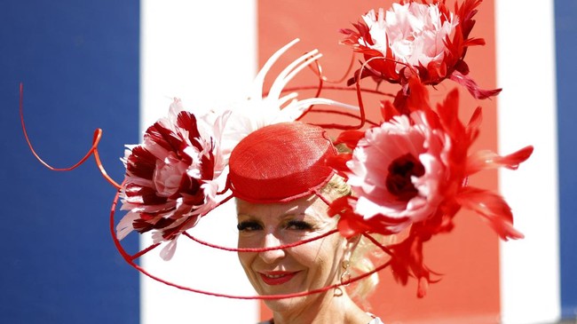 FOTO: Topi-topi Unik Warnai Royal Ascot 2023