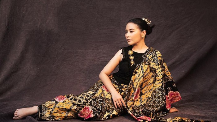 Zodiak Artis Indonesia yang Punya Prestasi Akademik/Foto: instagram.com/prillylatuconsina96