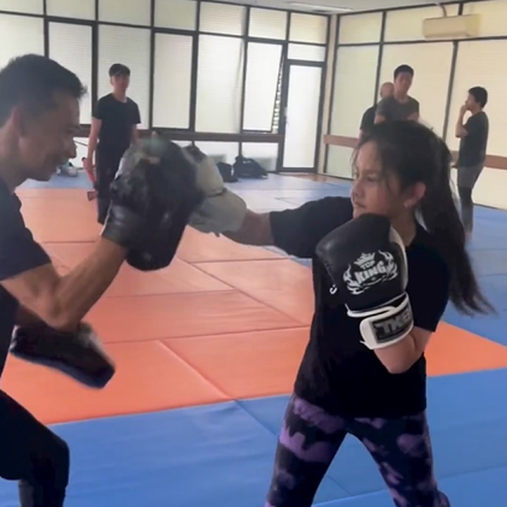 <p>Keren ya, Bunda. Kita doakan, semoga Atreya bisa tumbuh menjadi anak yang membanggakan orang tua bisa mencapai cita-citanya, ya. (Foto: Instagram @iko.uwais)</p>