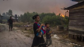 FOTO: Karhutla Mulai Serbu Banjarbaru Kalsel, Langit Pun Menguning