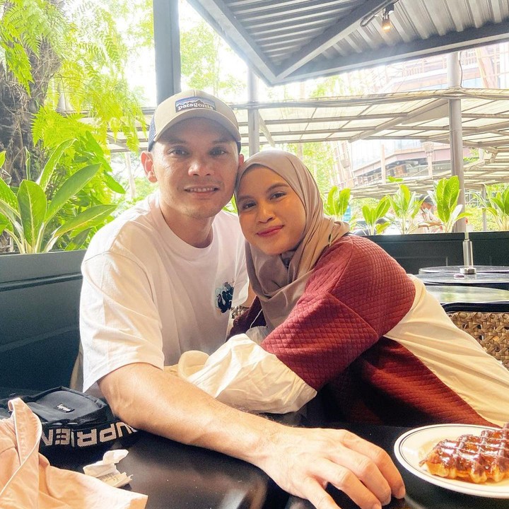<p>Pasangan yang resmi menikah pada 30 Juli 2016 silam, kini sudah mengarungi bahtera rumah tangga selama 7 tahun, Bunda. (Foto: Instagram @nesyanabila)</p>