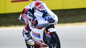 Hasil Moto3 Belanda 2023: Masia Menang, Mario Aji Ke-23