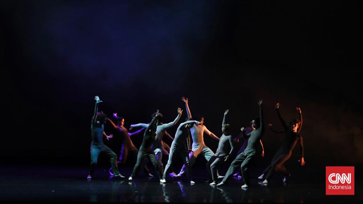 FOTO: Gemulai Penari 'Ballet Bubbles' dari Belanda