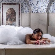 5 Manfaat 'Hammam', Mandi Ala Orang Turki untuk Redakan Stres hingga Keluarkan Racun dalam Tubuh!