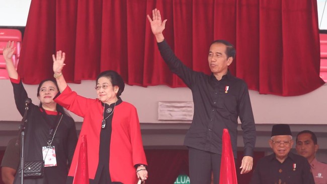 Elite PDIP ingatkan Jokowi dalam konteks kepartaian kalau punya capres atau cawapres lain harus izin ke Megawati Soekarnoputri.
