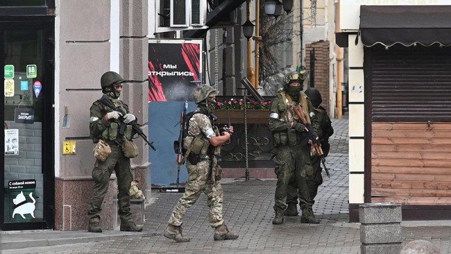 Pasukan tentara bayaran Wagner Group berbalik arah menyerang Moskow setelah menuding RUsia menyerang pasukannya.