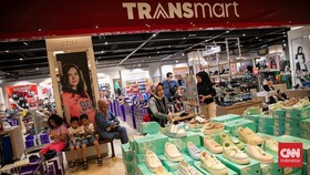 Sneakers Pria Diskon 50%+20% di Transmart Full Day Sale