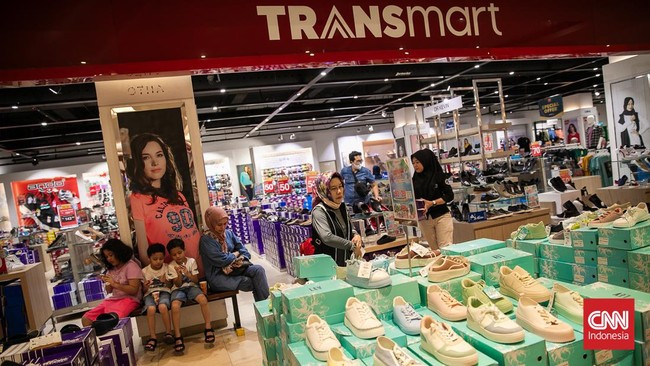 Transmart Full Day Sale kembali digelar hari ini. Diskonnya sampai 50%+20% untuk berbagai produk mulai dari produk segar hingga elektronik.