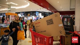 FOTO: Bahagia Pembeli Diguyur Diskon di Transmart Full Day Sale