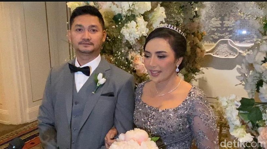 angga wijaya Angga Wijaya resmi nikah lagi.