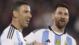 Messi Berpesta dengan Hattrick di Perpisahan Maxi Rodriguez