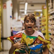 Suka Kalap Jajan, Lakukan 6 Cara Jitu Ini untuk Menahan Godaan Biar Kamu Nggak Boros Terus!