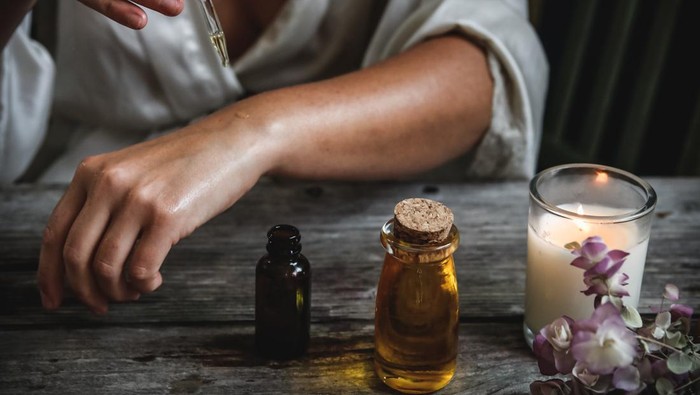Bikin Rileks, 5 Essential Oils Ini Bantu Redakan Stres dan Kecemasan Kamu
