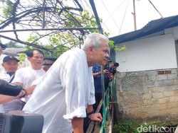 Ganjar Bakal Telepon Heru Budi Usai Dicurhati Warga Jaksel Soal Banjir