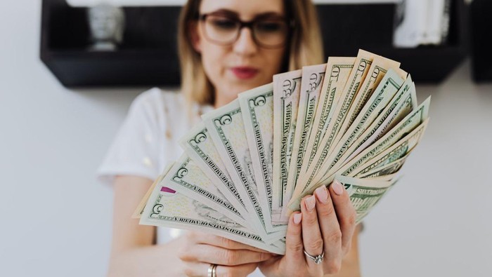 Berhati-hatilah dalam mengelola keuangan, hindari pengeluaran yang tidak perlu/Foto: pexels.com/karolina-grabowska