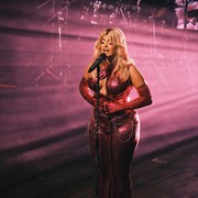 Selain Bebe Rexha, 4 Artis Internasional Ini juga Pernah Alami Penyerangan oleh Penggemar Saat Konser!