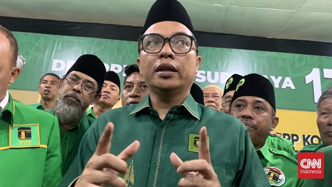 Wakil Ketua Baleg DPR Ahmad Baidowi namalain Awiek menjelaskan argumen pihaknya lebih memilih mengikuti putusan MA, daripada putusan MK atas uji materi UU Pilkada.