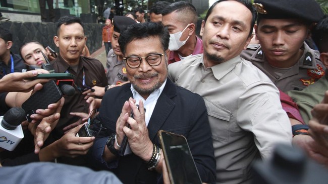 Menteri Pertanian Syahrul Yasin Limpo akhirnya muncul di Kementerian Pertanian pada Kamis (5/10) usai dikabarkan hilang di Eropa pada beberapa waktu lalu.