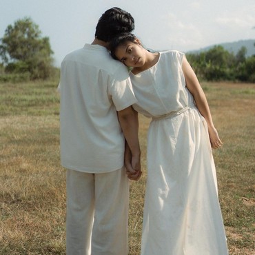 Mikha Angelo dan Gregoria Mariska Resmi Tunangan