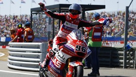 Hasil Moto2 Belanda: Dixon Menang Usai Nyaris Tabrak Ogura