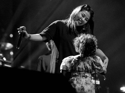 Bikin Nangis, 7 Potret Mutia Ayu Ungkap Wajah dan 'Pertemukan' Gewa dengan Glenn Fredly