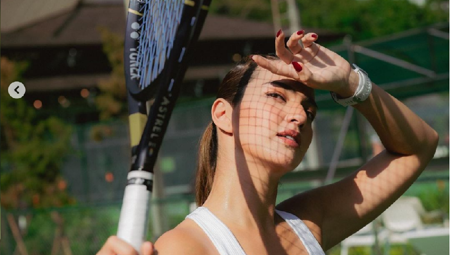 Nia Ramadhani dan Luna Maya main tenis