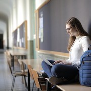 Masih Bingung Mau Lanjut S2 atau Ambil Short Course? Yuk, Cek Perbedaannya!