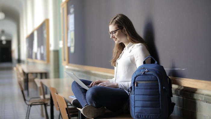 Masih Bingung Mau Lanjut S2 atau Ambil Short Course? Yuk, Cek Perbedaannya!