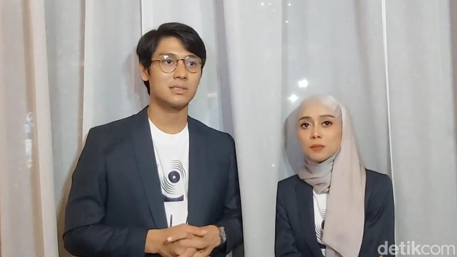 Rizky Billar dan Lesti Kejora saat ditemui di kawasan Jakarta Selatan.