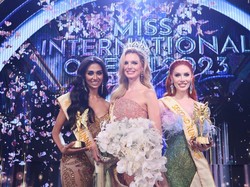 Solange Dekker Menang Kontes Miss International Queen 2023