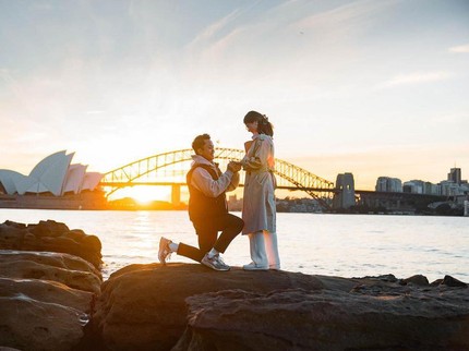 Terpopuler: Potret Romantis Anthony Sinisuka Ginting Lamar Kekasih di Australia