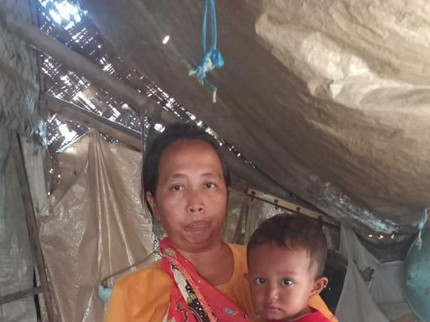 Getir Hari-hari Ibu Casem: Tidur di Gubuk Reyot Khawatir Tertimpa Atap