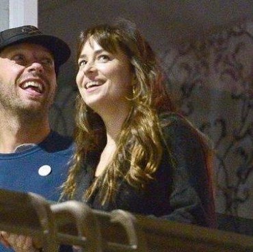 8 Tahun bersama, Dakota Johnson dan Chris Martin Putus