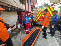 Pria Berbobot 100 Kg di Jaksel Meninggal, Damkar Bantu Evakuasi