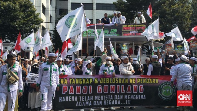 Massa aksi Front Persaudaraan Islam (FPI) membubarkan diri usai menggelar aksi demonstrasi mendesak agar Pondok Pesantren Al Zaytun ditutup.
