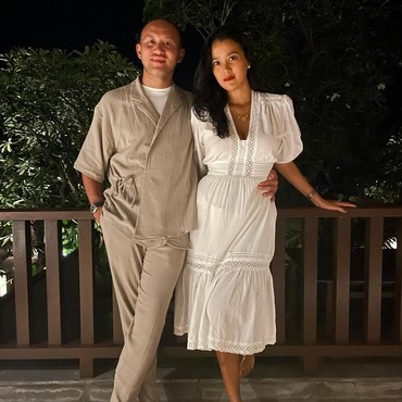 Eks Wulan Guritno, 7 Potret Terbaru Ananda Mikola Bahagia dengan Marcella Zalianty