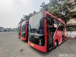 Ironi Bus Listrik Surabaya Mangkrak di Garasi DAMRI