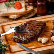 Ternyata 6 Jenis Makanan Ini Tidak Boleh Dikonsumsi Bersamaan dengan Daging, Simak Alasannya!