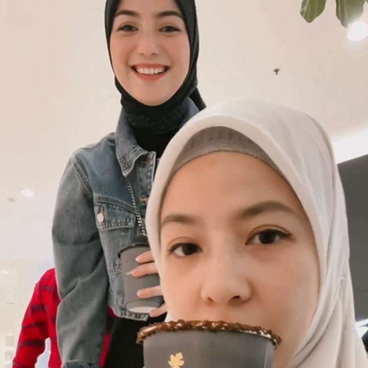 <p>Meski ujian keduanya berat, namun mereka terlihat tabah. Tak heran, banyak publik yang memberikan pujian atas kelapangan hati yang mereka miliki. (Foto: Instagram @citraciki dan @irvanogowgo)<br /><br /><br /></p>
