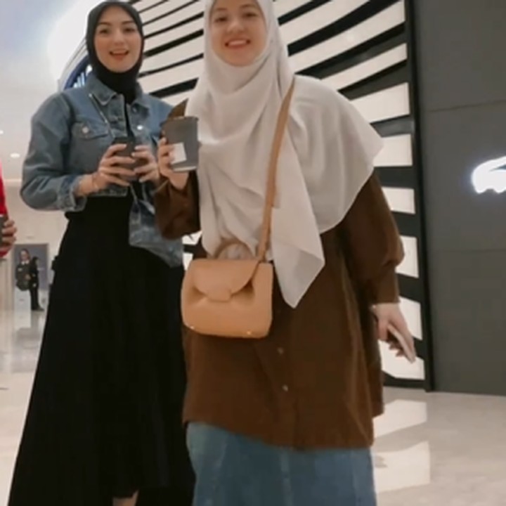<p>Natasha Risky dan Citra Kirana merupakan selebriti yang sama-sama mengalami ujain pernikahan, Bunda. Natasha Rizky baru resmi bercerai dengan Desta, sedangkan Citra Kirana menghadapi masa lalu sang suami yang menjadi perbincangan. (Foto: Instagram @citraciki dan @irvanogowgo)<br /><br /><br /></p>