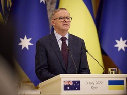 Australia Beri Rp 1,1 T ke Ukraina, Termasuk 70 Kendaraan Lapis Baja