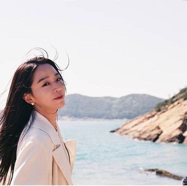 Reaksi Shin Hye Sun Saat Ji Chang Wook Merokok di Dalam Ruangan Tuai Pujian